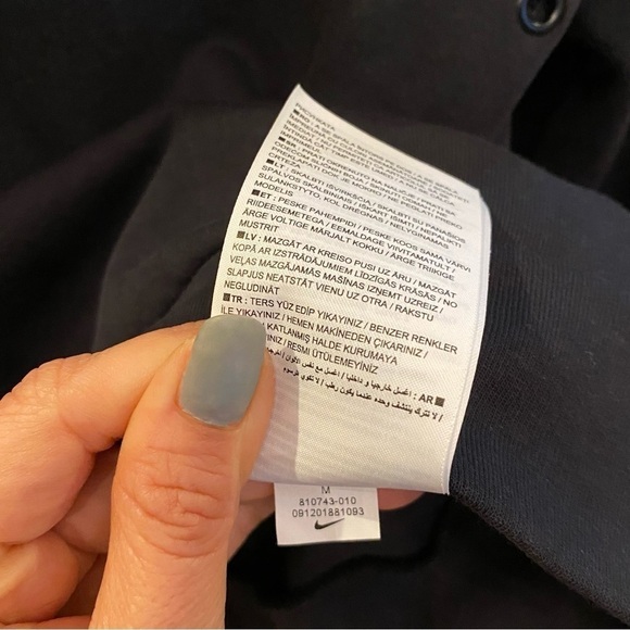 NIKE Women Black FCB Personalized ‘Lisa’ Sweatshirt Size Medium - Picture 8 of 8